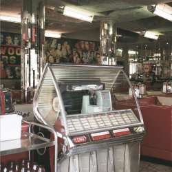 Genset Tempat Usaha Perkins